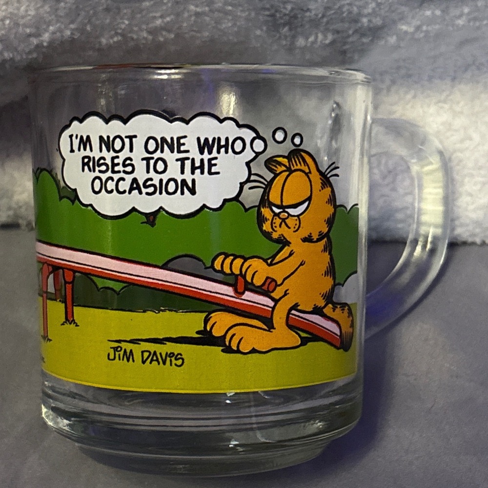 Garfield Vintage McDonald's 70's 80's Collectible Glass Mug - Teeter Toter Scene